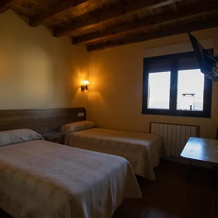 La Guarida De La Lleira Inn *