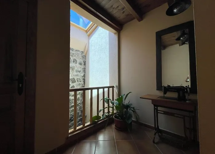 La Guarida De La Lleira Inn *