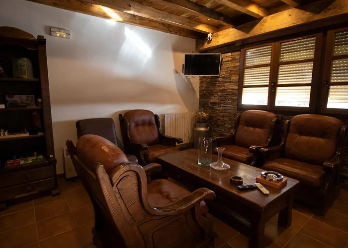 La Guarida De La Lleira Inn *